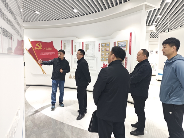 市委政研室一行蒞臨我司考察民營經(jīng)濟發(fā)展情況