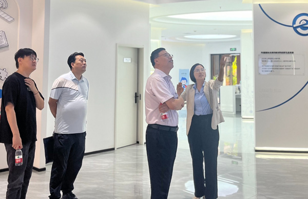 考察|創(chuàng)新不止，步履不?！嵵菔兄行∑髽I(yè)服務中心楊建威一行蒞臨我司實地考察
