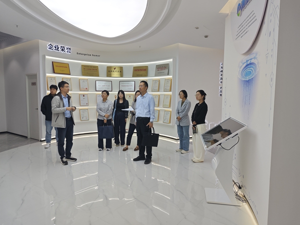 9cb2015d-84ef-4b6d-811d-b98375c48267.jpg